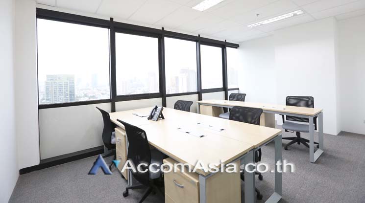 unit Office space For Rent in Sukhumvit, Bangkok  near BTS Ekkamai (AA15941)